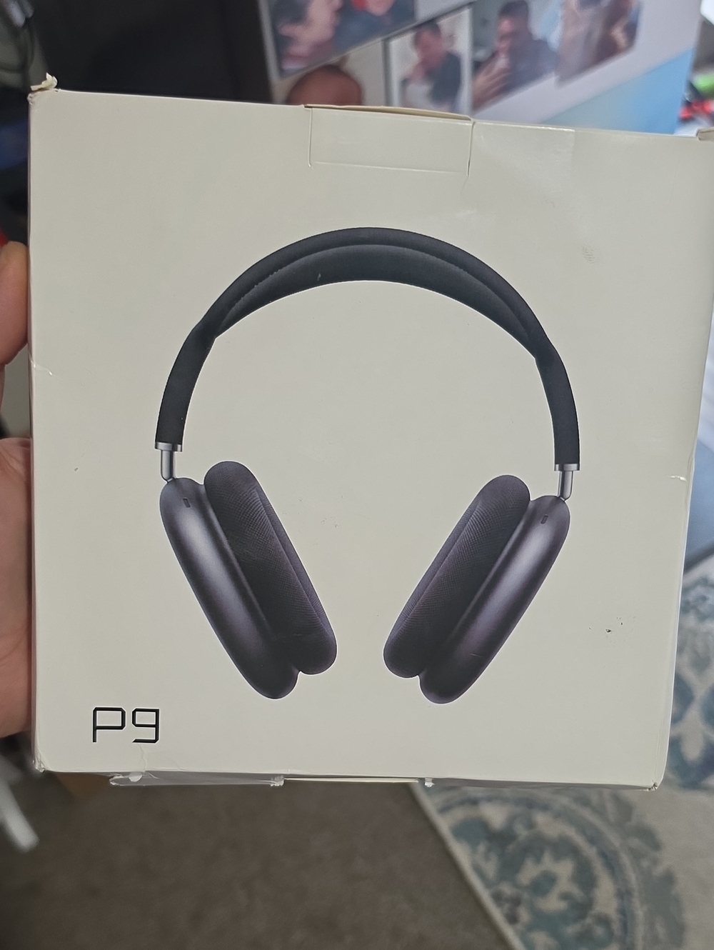 P9 On-Ear Headphones — Black